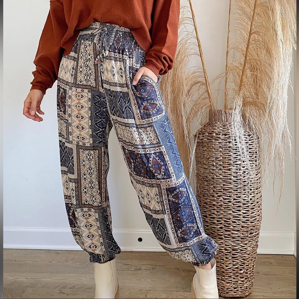 NWT Dress Forum Patchwork Joggers in Blue and Cream